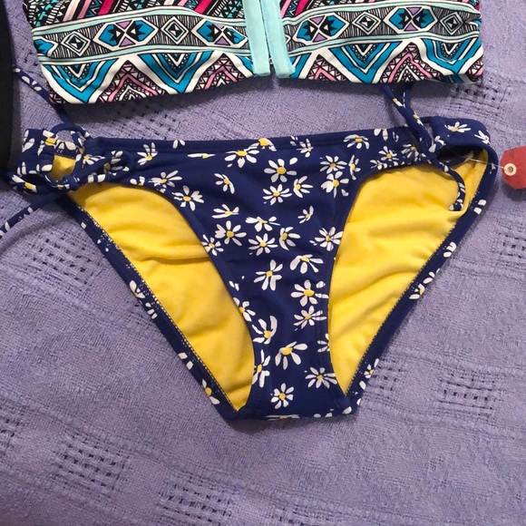 Items sold separately! Bathing suits / Bikini - Picture 4 of 4